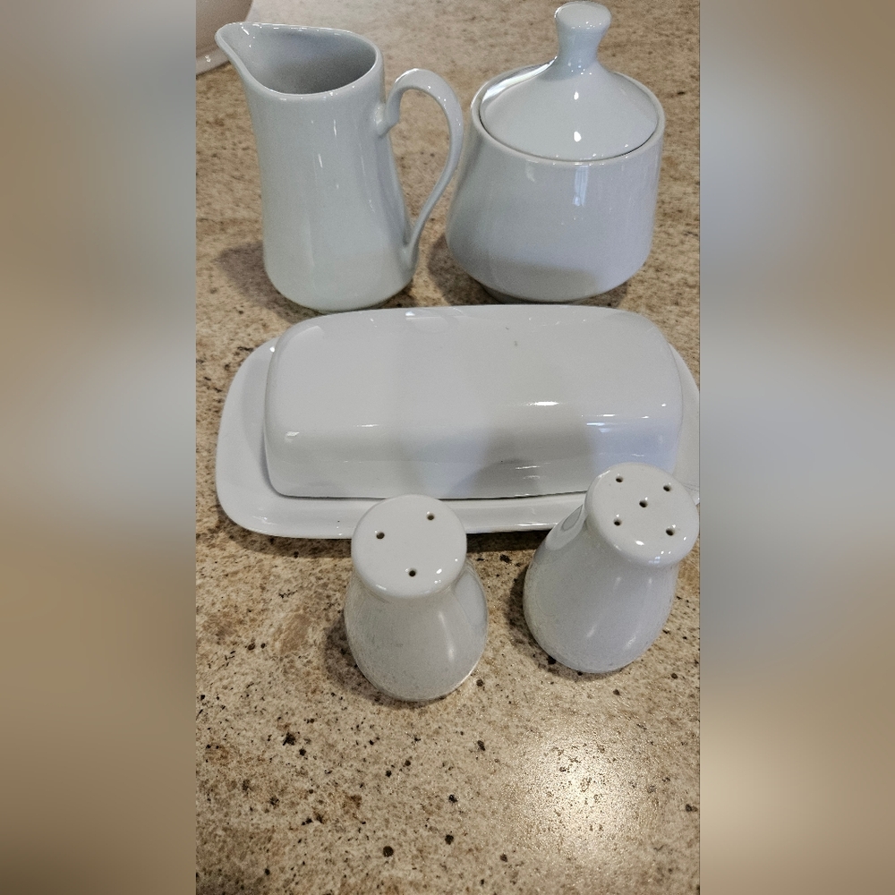 Elegant White Ceramic Kitchen Set